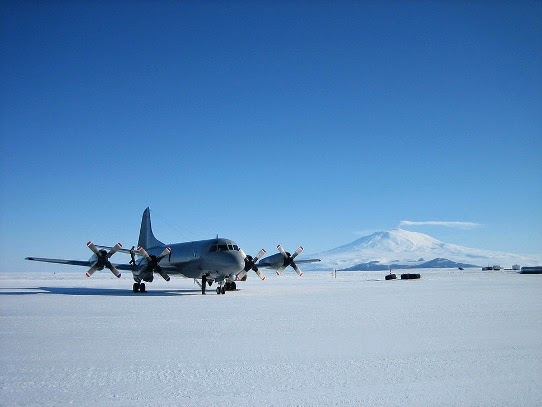 7. Pista de hielo azul. Estación Mc Murdo, Antártida